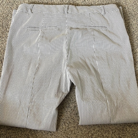 ⭐️ 3 for $20 Elle dress pant chino style striped size 6 - Picture 4 of 4